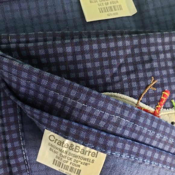 Crate & Barrel set of 4 Christmas kitchen towels - Picture 8 of 10